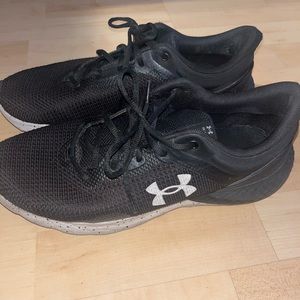 Men’s under Armour sneakers 10.5